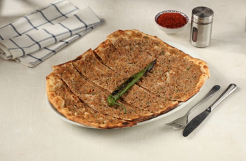 Meşhur Gülçimen Aspava – kiymali pide1